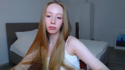 Snapshot of luna_insanity chatting on 12.12.24 Luna online show from 12.12.24