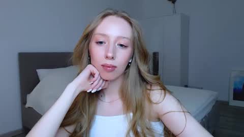 Snapshot of luna_insanity chatting on 12.12.24 Luna online show from 12.12.24