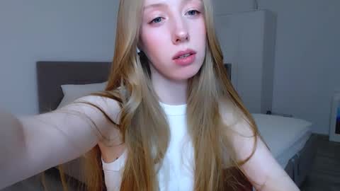 Snapshot of luna_insanity chatting on 12.13.24 Luna online show from 12.13.24