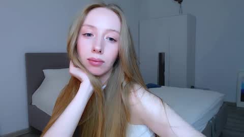 Snapshot of luna_insanity chatting on 12.13.24 Luna online show from 12.13.24