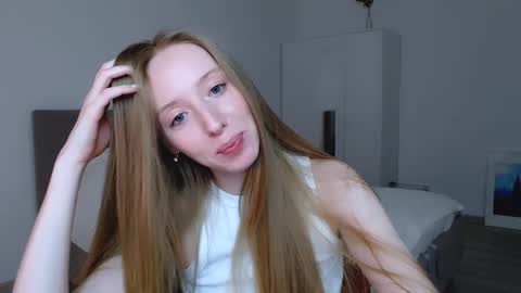 Snapshot of luna_insanity chatting on 12.26.24 Luna online show from 12.26.24