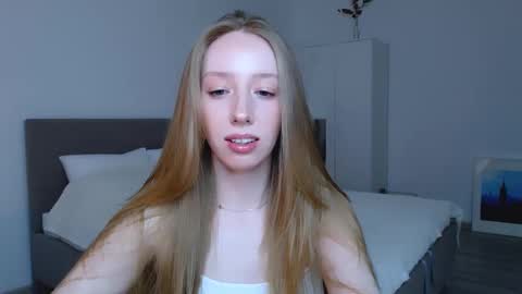 Snapshot of luna_insanity chatting on 01.15.25 Luna online show from 01.15.25