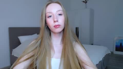 Snapshot of luna_insanity chatting on 02.07.25 Luna online show from 02.07.25