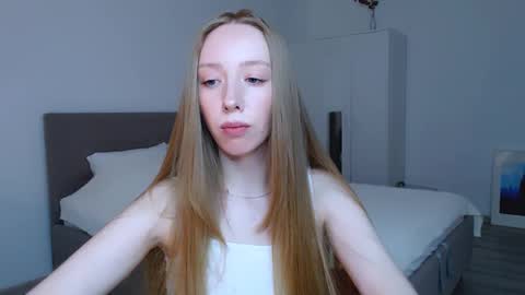 Snapshot of luna_insanity chatting on 03.01.25 Luna online show from 03.01.25