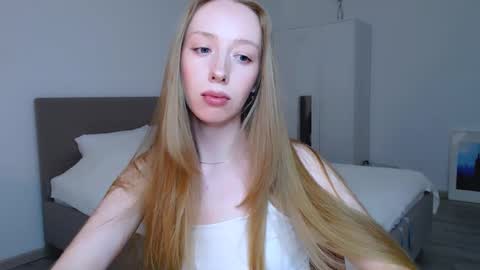 Snapshot of luna_insanity chatting on 03.01.25 Luna online show from 03.01.25