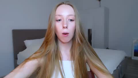 Snapshot of luna_insanity chatting on 03.02.25 Luna online show from 03.02.25