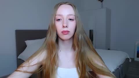 Snapshot of luna_insanity chatting on 03.09.25 Luna online show from 03.09.25