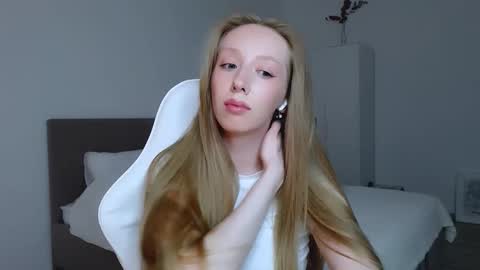 Snapshot of luna_insanity chatting on 09.09.25 Luna online show from 09.09.25