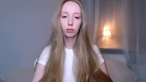 Snapshot of luna_insanity chatting on 06.12.26 Luna online show from 06.12.26