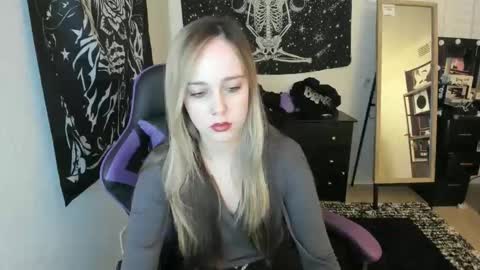 Luna online show from 12.14.25