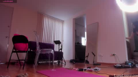 Snapshot of luna_luuvz chatting on 09.17.25 Luna Luuvz online show from 09.17.25