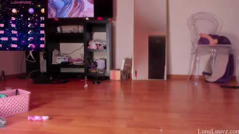 Snapshot of luna_luuvz chatting on 09.22.25 Luna Luuvz online show from 09.22.25