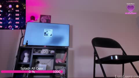 Snapshot of luna_luuvz chatting on 09.28.25 Luna Luuvz online show from 09.28.25