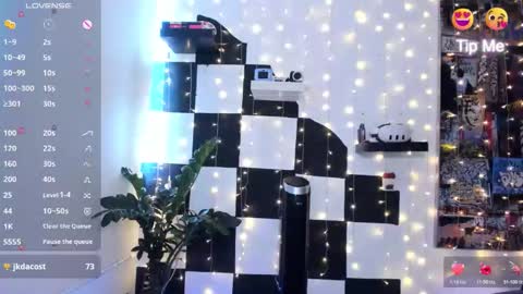 Snapshot of luna_mccoy chatting on 10.08.25 LUNA MCCOY online show from 10.08.25