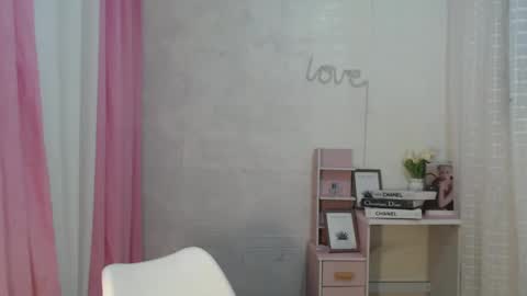 Snapshot of luna_moree chatting on 01.03.25 Anyana online show from 01.03.25