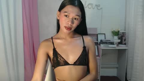 Snapshot of luna_moree chatting on 01.04.25 Anyana online show from 01.04.25