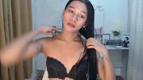 Snapshot of luna_moree chatting on 01.24.25 Anyana online show from 01.24.25