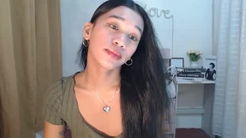 Snapshot of luna_moree chatting on 01.25.25 Anyana online show from 01.25.25