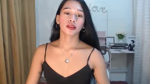 Snapshot of luna_moree chatting on 01.26.25 Anyana online show from 01.26.25