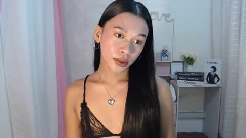 Snapshot of luna_moree chatting on 02.12.25 Anyana online show from 02.12.25