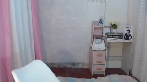 Snapshot of luna_moree chatting on 02.13.25 Anyana online show from 02.13.25