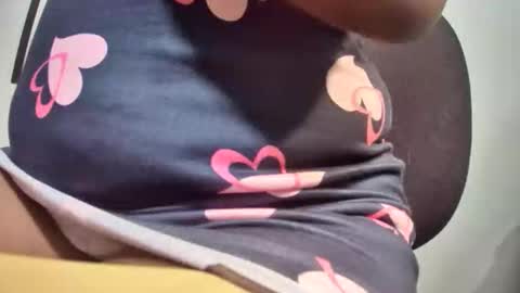 Snapshot of luna_naughty22 chatting on 02.19.26 luna online show from 02.19.26