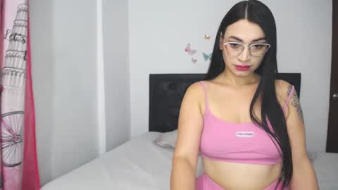 Snapshot of luna_pitufo chatting on 10.09.25 Luna y pitufo online show from 10.09.25