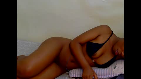 Snapshot of luna_rogue chatting on 09.24.25 Luna online show from 09.24.25