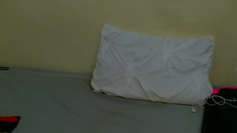 Snapshot of luna_rogue chatting on 09.25.25 Luna online show from 09.25.25