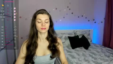 luna_smille online show from 03.06.25