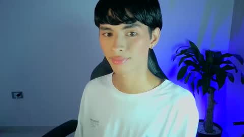 Snapshot of luna_stanford chatting on 11.19.25 Luna Stanford online show from 11.19.25