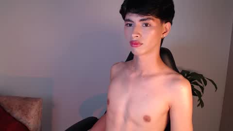 Snapshot of luna_stanford chatting on 11.28.25 Luna Stanford online show from 11.28.25