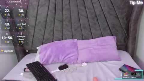 luna_starr69 online show from 09.19.25