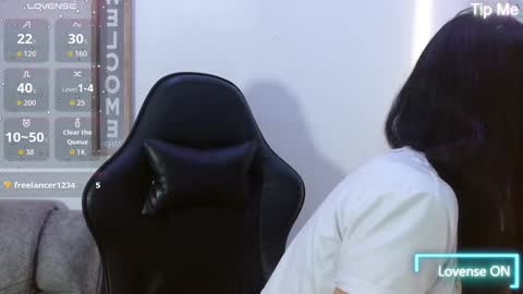 luna_starr69 online show from 12.20.25