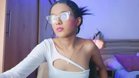 Snapshot of luna_valen chatting on 07.17.26 luna_valen online show from 07.17.26