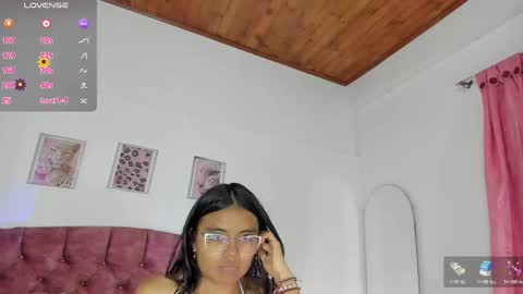 Snapshot of luna_velveth1 chatting on 04.12.26 luna_velveth1 online show from 04.12.26