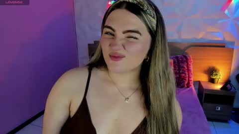 Snapshot of luna_volk chatting on 09.16.25 Luna online show from 09.16.25