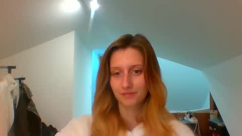 L U N A  online show from 01.08.25