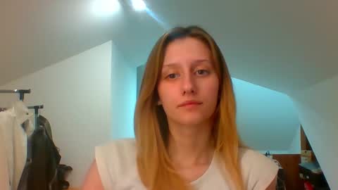 L U N A  online show from 01.15.25