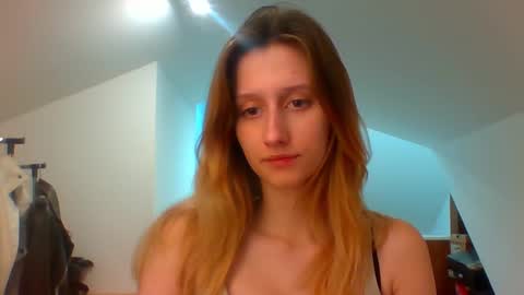 L U N A  online show from 01.17.25