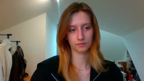 L U N A  online show from 02.05.25