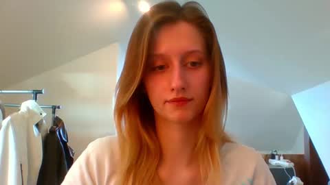 L U N A  online show from 02.19.25