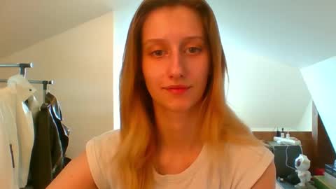 L U N A  online show from 02.21.25