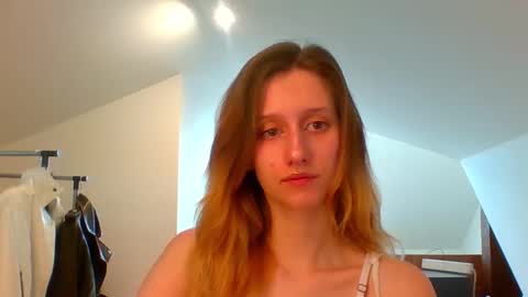 L U N A  online show from 02.25.25