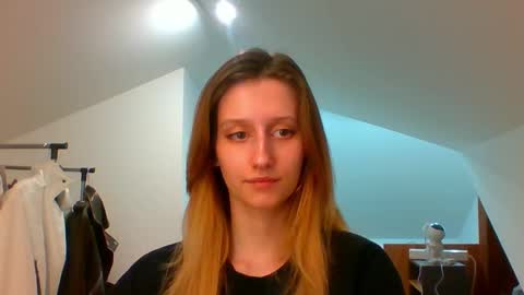 L U N A  online show from 03.05.25