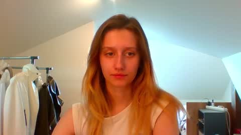 L U N A  online show from 03.10.25