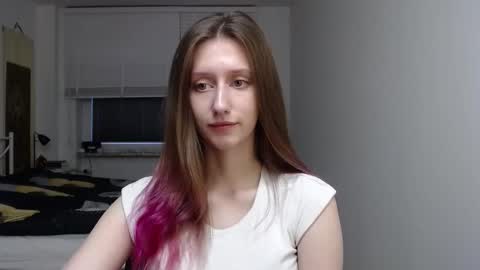 L U N A  online show from 11.17.25