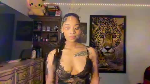 lunaa_11 online show from 01.24.25