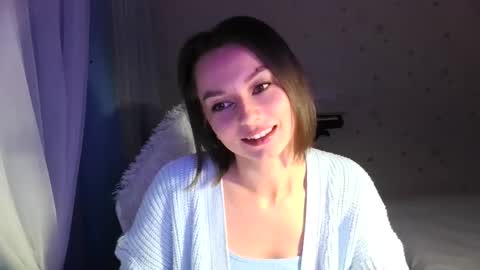 Snapshot of lunaa_bluee chatting on 10.24.25 lunaa_bluee online show from 10.24.25