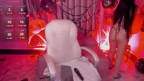 Luna  online show from 10.18.25